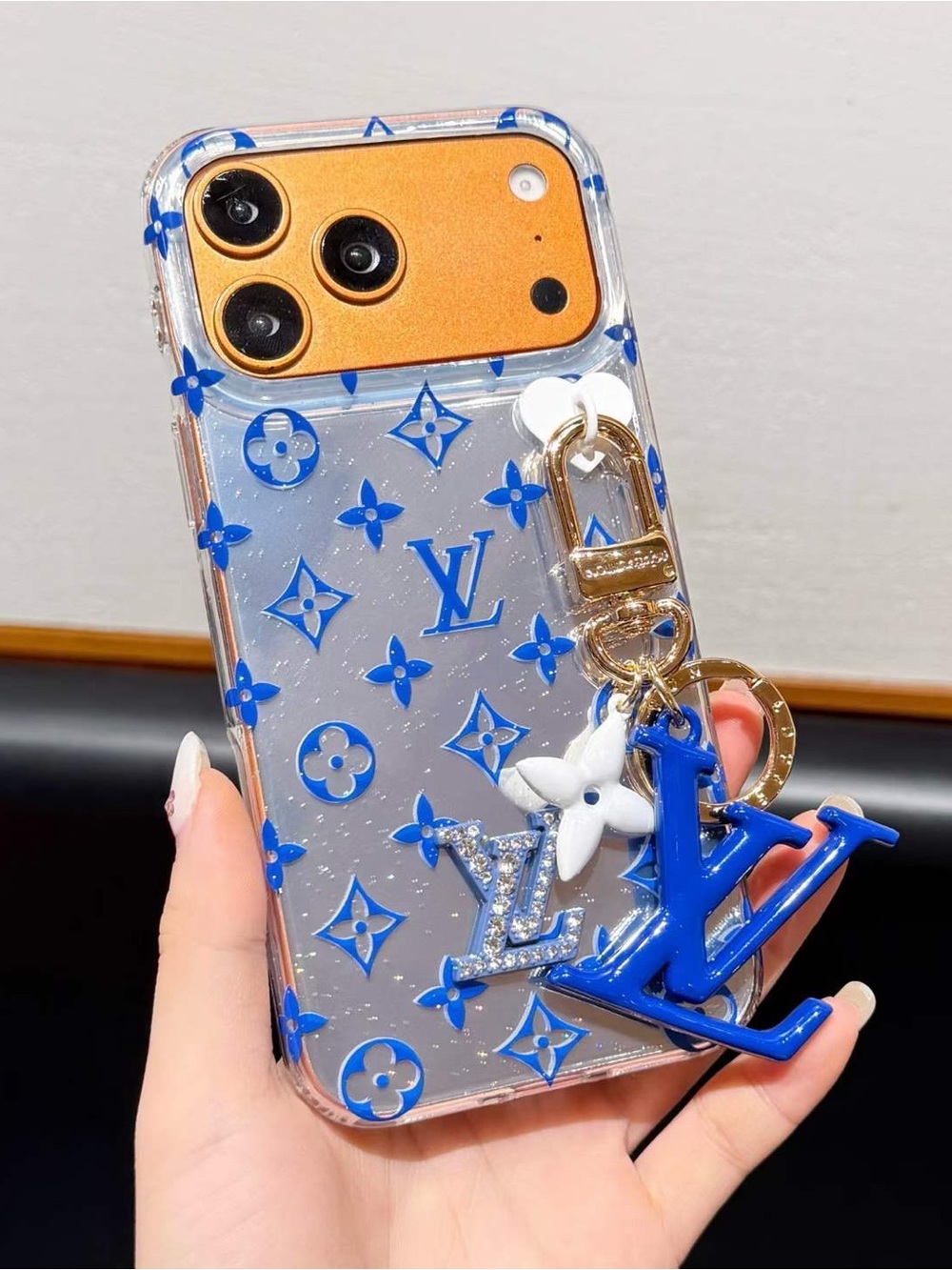 17 pro max Style Clear Blue Phone Case with Charm